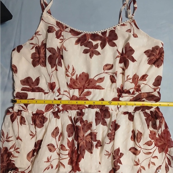 Torrid Elegant Cream Top - Picture 10 of 12